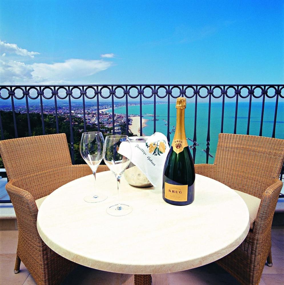 Hotel Posillipo Gabicce Mare Buitenkant foto