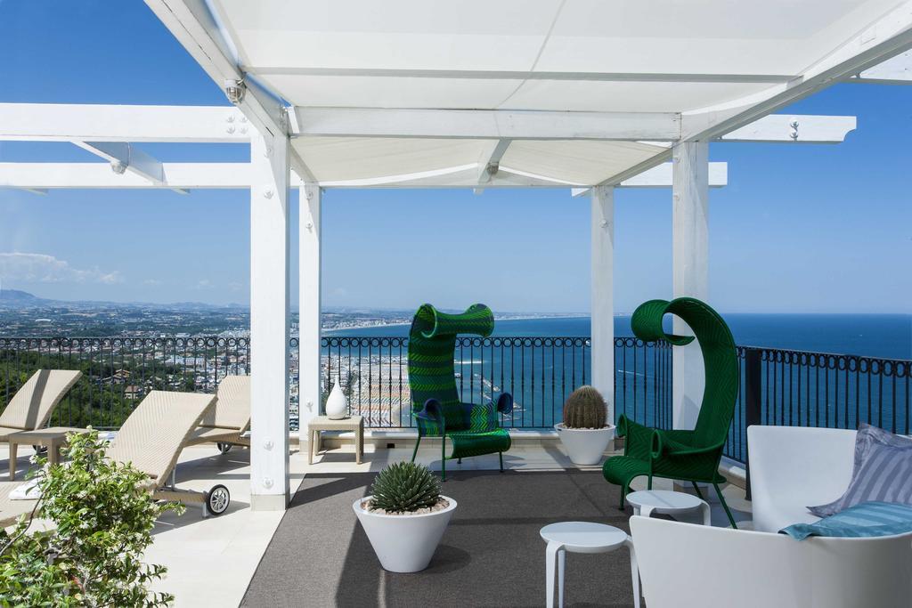Hotel Posillipo Gabicce Mare Buitenkant foto
